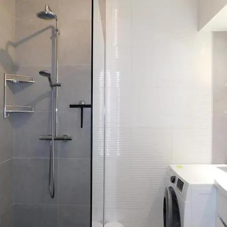 Apartment Charming Air-conditioned T2 