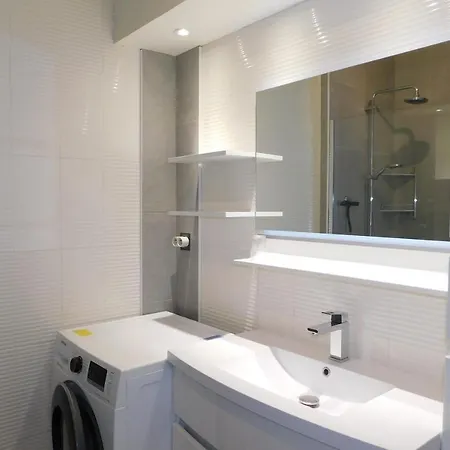 Apartment Charming Air-conditioned T2 