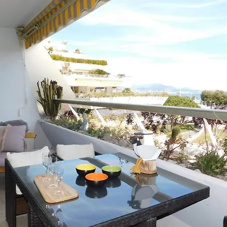 Apartment Charming Air-conditioned T2 